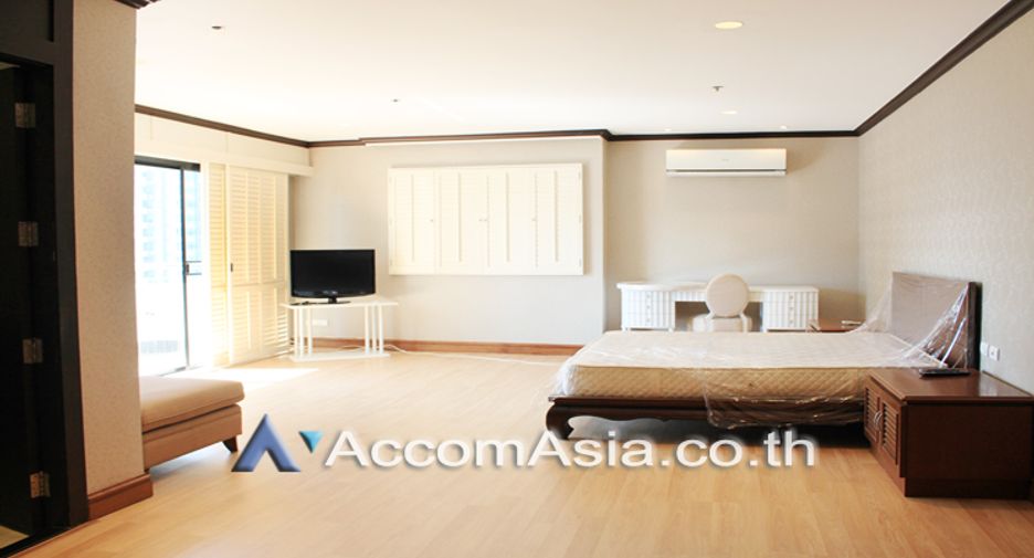 For rent 4 bed condo in Watthana, Bangkok