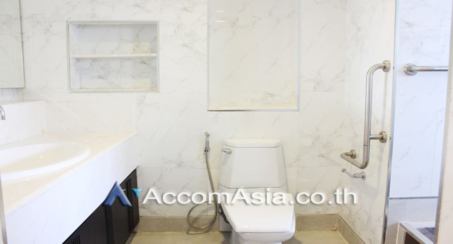 For rent 4 bed condo in Watthana, Bangkok