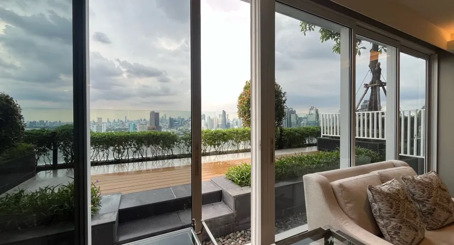 For sale 4 Beds condo in Khlong Toei, Bangkok
