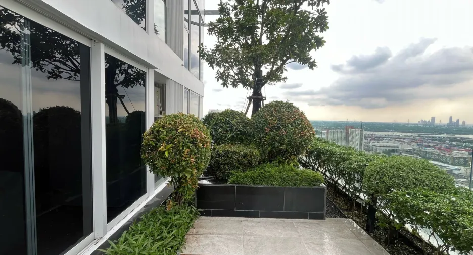 For sale 4 Beds condo in Khlong Toei, Bangkok