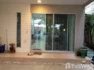 For rent 3 Beds townhouse in Bang Khun Thian, Bangkok