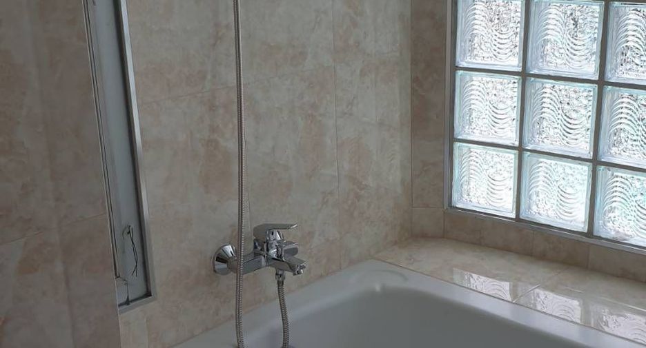 For rent 2 Beds condo in Khlong Toei, Bangkok