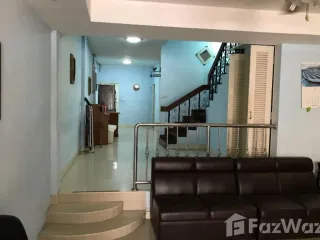 For sale 4 Beds house in Khlong Toei, Bangkok