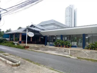 For sale 17 bed hotel in Sattahip, Chonburi