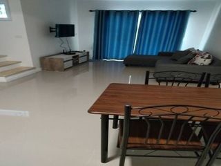 For sale 3 bed townhouse in East Pattaya, Pattaya