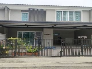 For sale 3 bed townhouse in East Pattaya, Pattaya