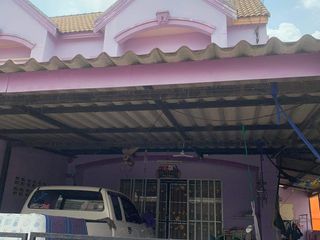 For sale 3 bed townhouse in Si Racha, Chonburi