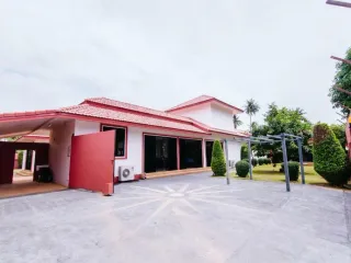 For sale 4 bed villa in Bang Lamung, Chonburi