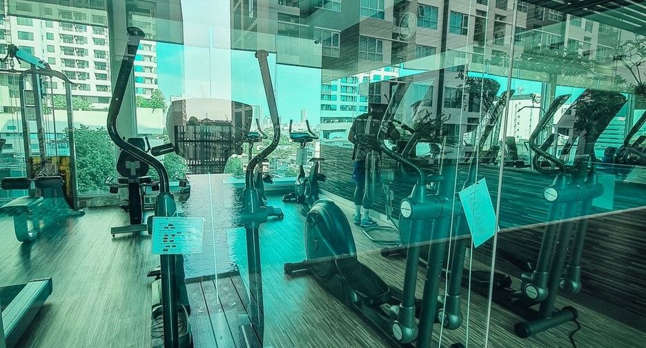 For rent 2 bed condo in Khlong Toei, Bangkok