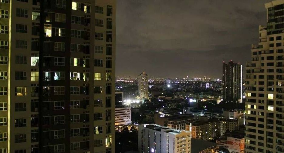 For rent 2 bed condo in Khlong Toei, Bangkok
