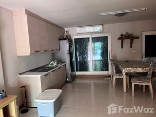 For sale 3 bed townhouse in Lat Phrao, Bangkok