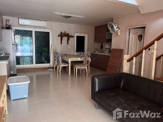 For sale 3 bed townhouse in Lat Phrao, Bangkok