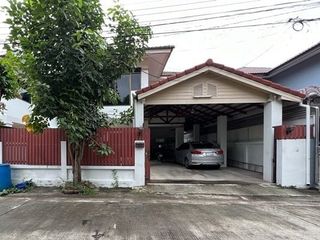 For sale 4 Beds house in Min Buri, Bangkok