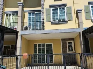 For sale 4 bed townhouse in Prawet, Bangkok