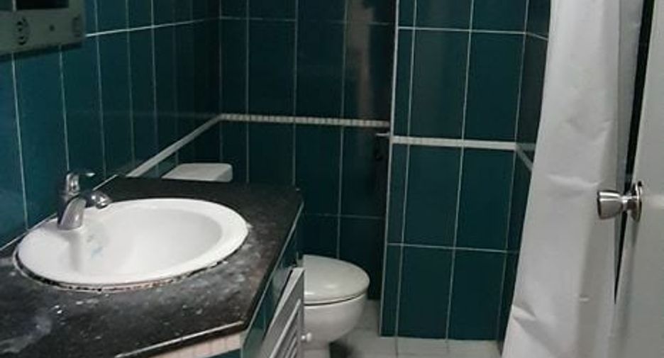 For rent 4 Beds condo in Khlong Toei, Bangkok