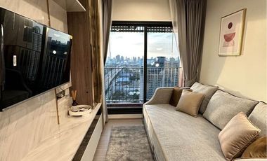 For rent 1 bed condo in Huai Khwang, Bangkok