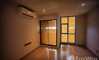 For sale studio condo in Watthana, Bangkok