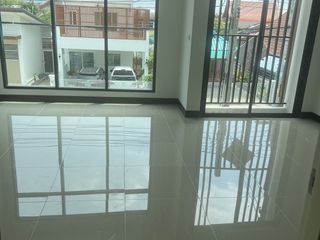 For sale 4 bed townhouse in Prawet, Bangkok