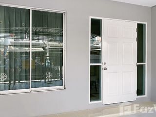 For rent 3 Beds townhouse in Lat Phrao, Bangkok