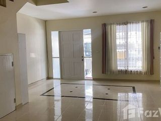 For rent 3 Beds townhouse in Lat Phrao, Bangkok
