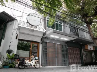 For sale 1 bed townhouse in Khlong San, Bangkok