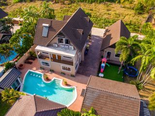 For sale 5 bed villa in Mueang Phuket, Phuket