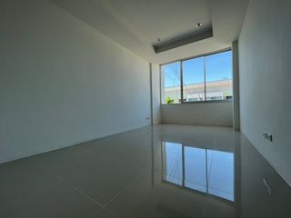 For sale 3 bed townhouse in Lat Krabang, Bangkok