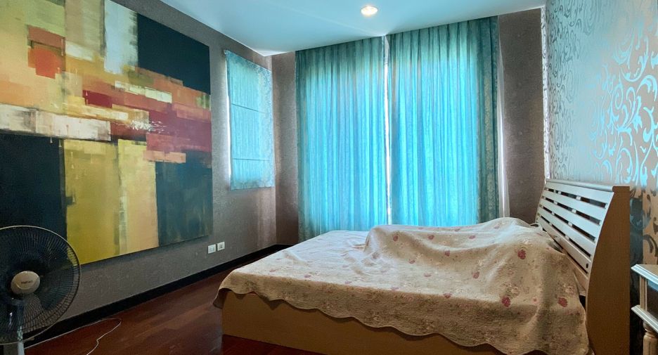 For rent 2 Beds condo in Khlong Toei, Bangkok