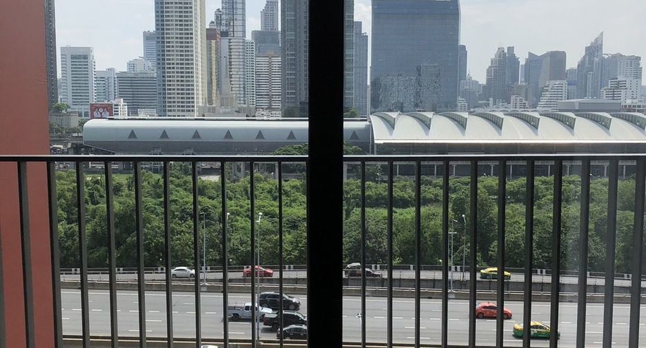 For rent 1 bed condo in Huai Khwang, Bangkok