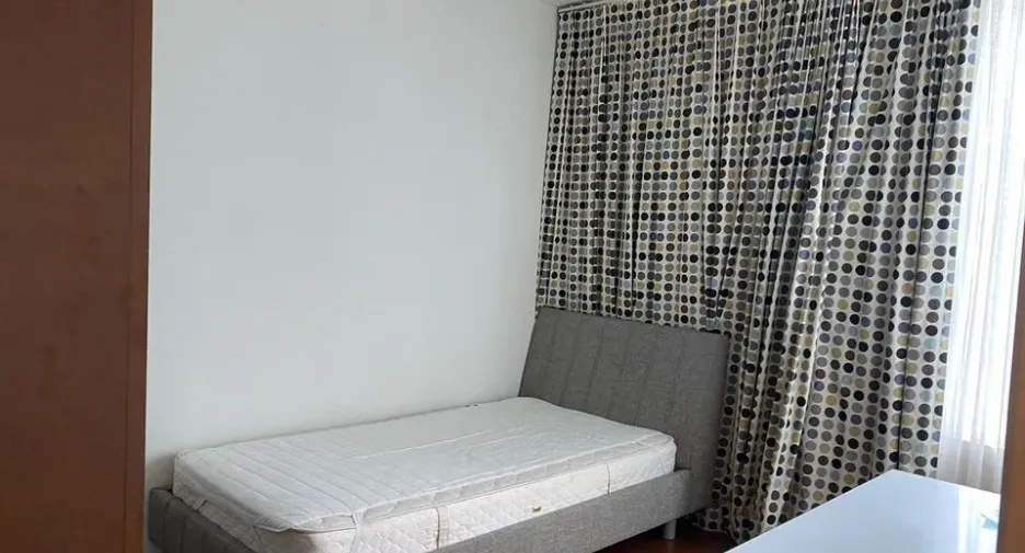 For rent 2 bed condo in Watthana, Bangkok
