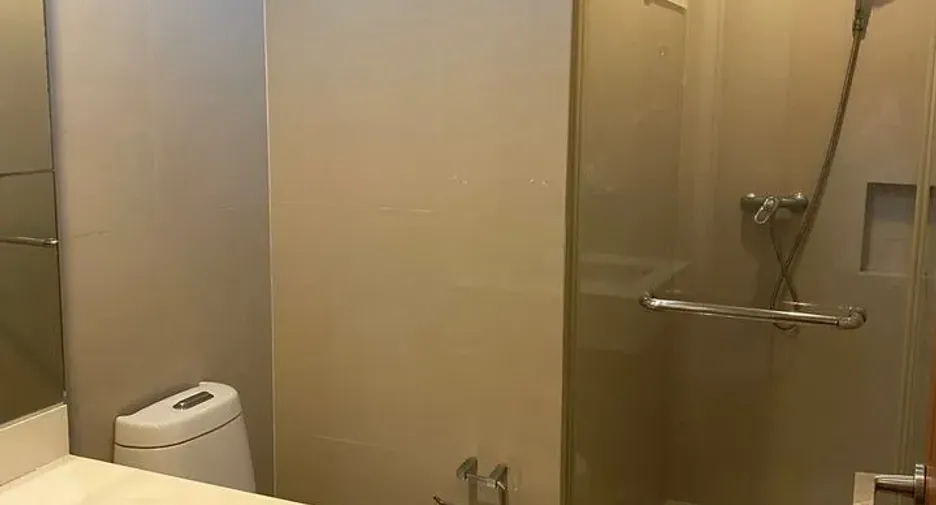 For rent 2 bed condo in Watthana, Bangkok