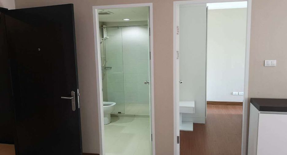 For rent 1 bed condo in Huai Khwang, Bangkok