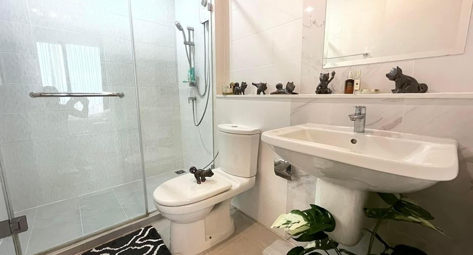 For rent 1 bed condo in Watthana, Bangkok