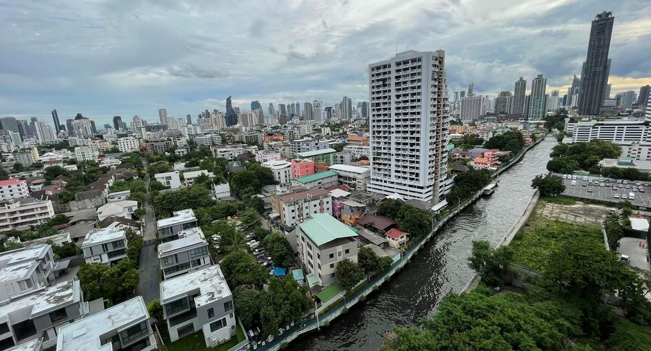 For rent 1 bed condo in Watthana, Bangkok