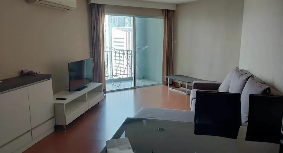 For rent 1 bed condo in Huai Khwang, Bangkok