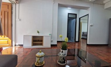 For rent 2 bed condo in Huai Khwang, Bangkok