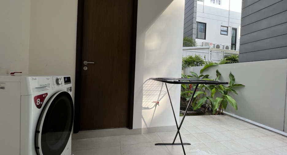 For rent 5 bed townhouse in Thalang, Phuket