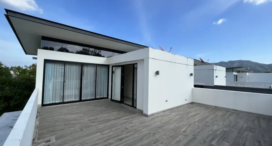 For rent 5 bed townhouse in Thalang, Phuket