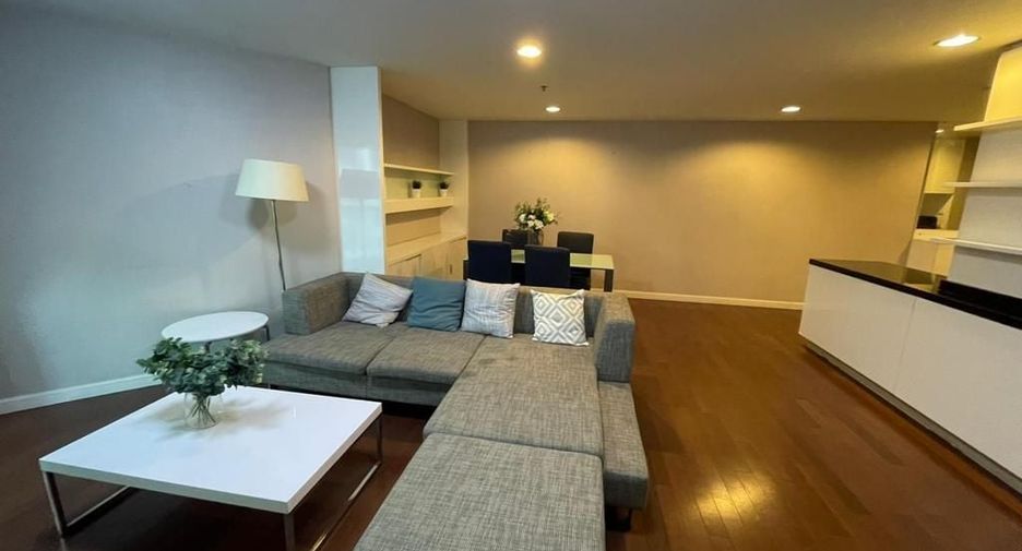 For rent 2 bed condo in Huai Khwang, Bangkok