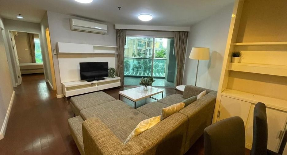 For rent 2 bed condo in Huai Khwang, Bangkok