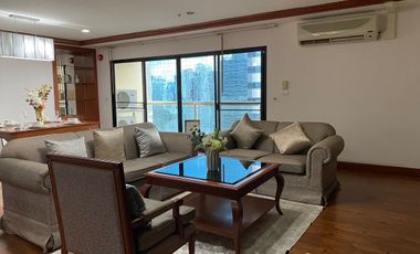 For rent 3 bed condo in Watthana, Bangkok