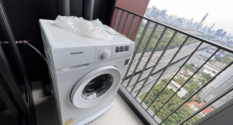 For rent studio condo in Huai Khwang, Bangkok