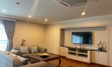 For rent 3 bed condo in Watthana, Bangkok