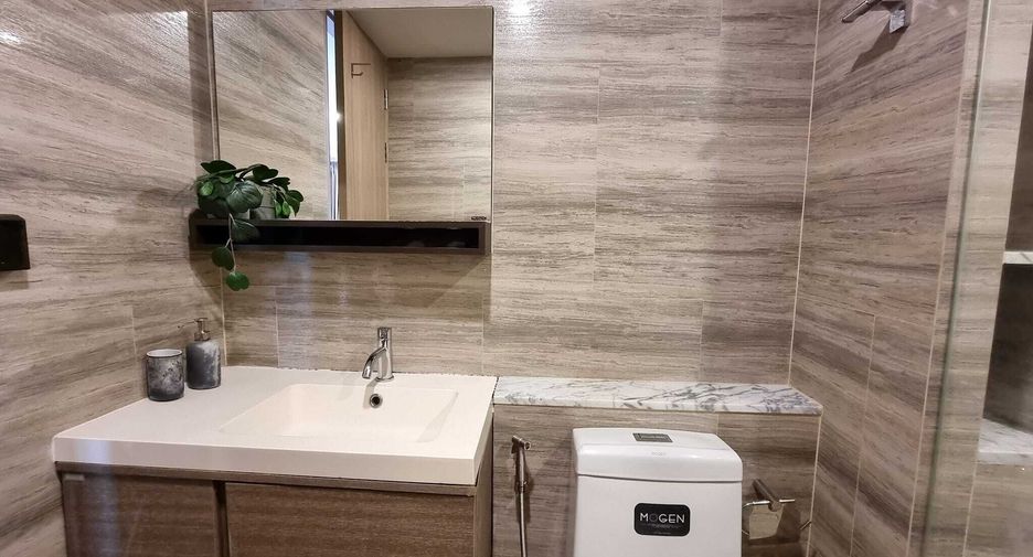 For rent 1 bed condo in Phaya Thai, Bangkok