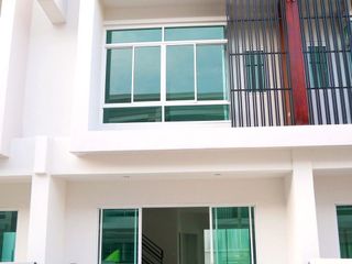 For rent 4 Beds townhouse in Nong Khaem, Bangkok
