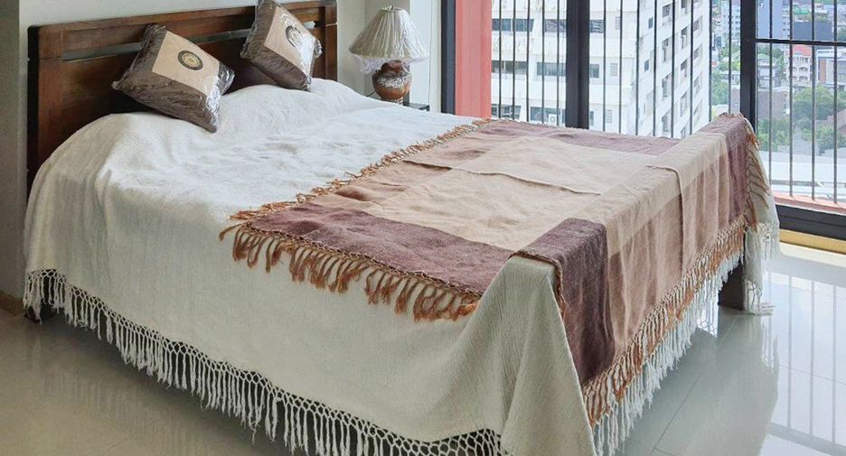 For rent 1 bed condo in Phaya Thai, Bangkok