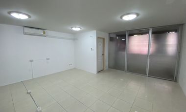 For rent studio condo in Huai Khwang, Bangkok