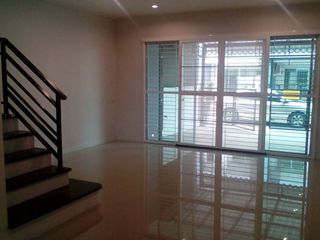 For rent 3 Beds townhouse in Nong Khaem, Bangkok