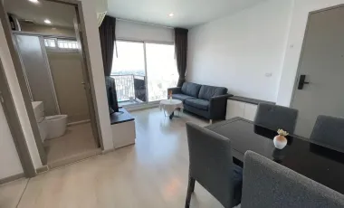 For rent 2 bed condo in Huai Khwang, Bangkok