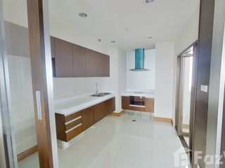 For rent 3 bed condo in Phra Nakhon, Bangkok